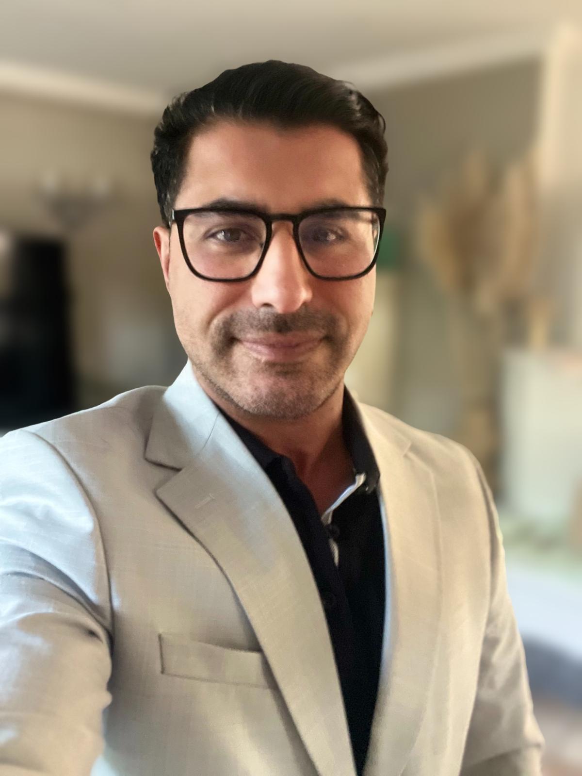 طارق أبويني - طبيب أخصائي في طب الأعصاب والطب النفسي